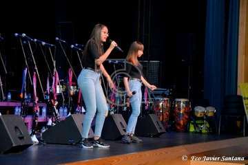 Presentación con éxito de la murga teldense Las Golisnionas (Foto Francisco Javier Santana)